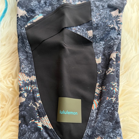 Lululemon Cargo Super-High-Rise Hiking 25" Size 2 new - Picture 7 of 9